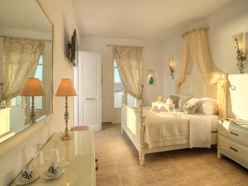 Room, Miland Suites, Santorini