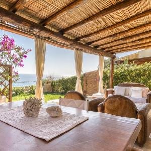 Villa Luna Bay Home Retreat, Cagliari