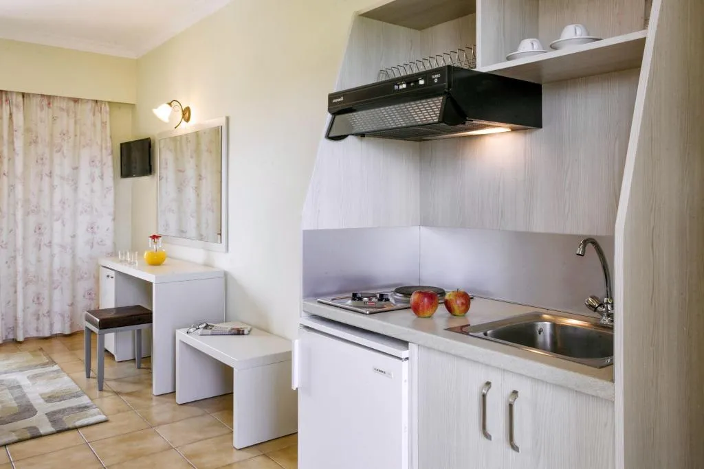 STUDIO CAPACITY 2 Room, Blue Horizon Studios, Skiathos
