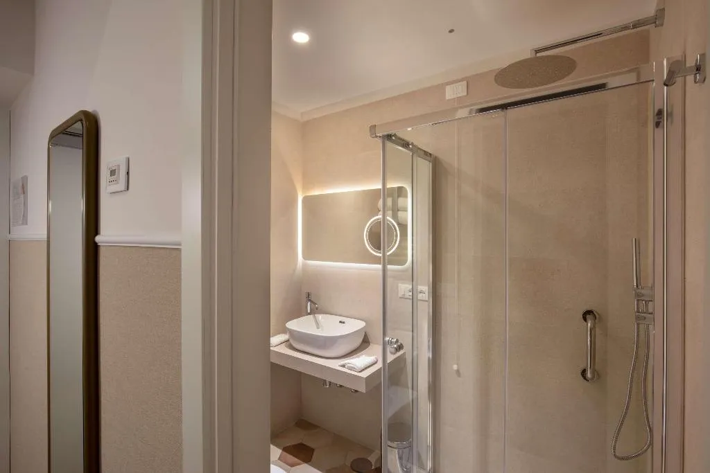 Room, Cosmopolita Hotel Rome, Tapestry Collection by Hil, Rome