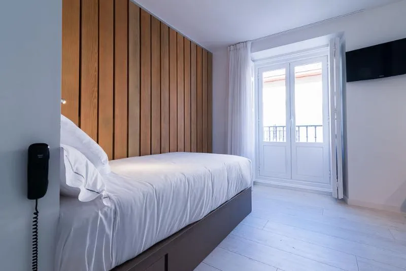 DOUBLE STANDARD Room, B&B Hotel Madrid Centro Fuencarral 52, Madrid