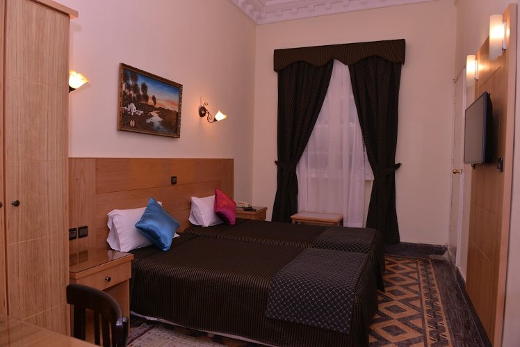 Continental, Tangier