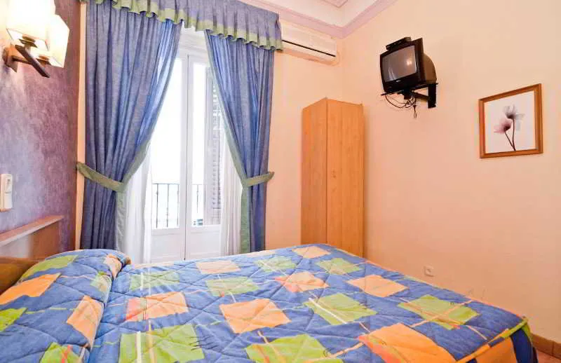 Room, Oporto, Madrid