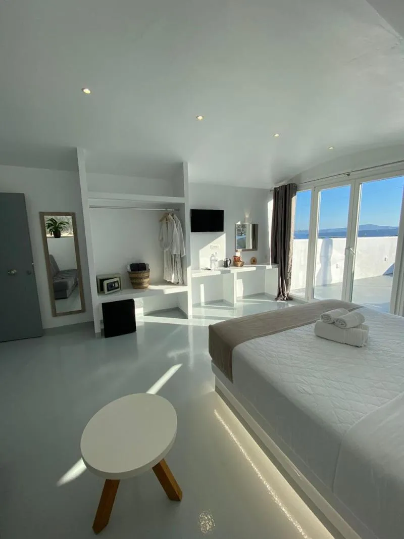 SUITE SEA VIEW Room, Serenita Luxury Suites, Santorini