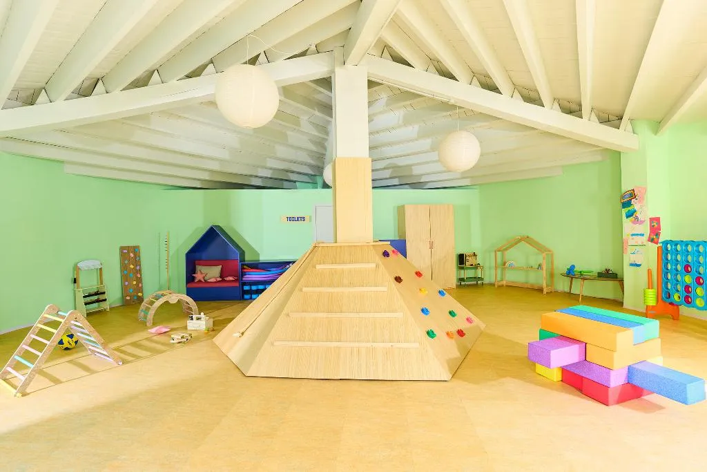 Sports and Entertainment, Coral Star Hotel & Apartments, Ibiza