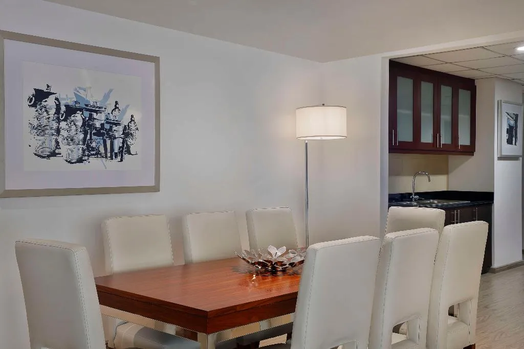 FAMILY ROOM FOUR BEDROOMS Room, Hilton Dubai The Walk, Dubai