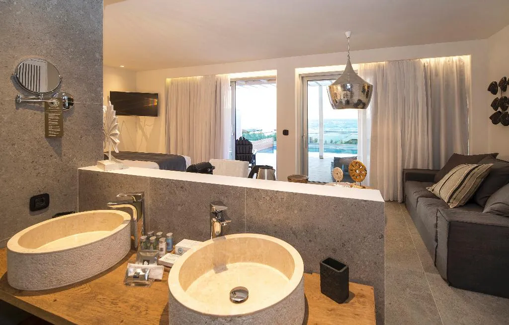 SUITE WITH PRIVATE POOL Room, Insula Alba Resort & Spa, Crete