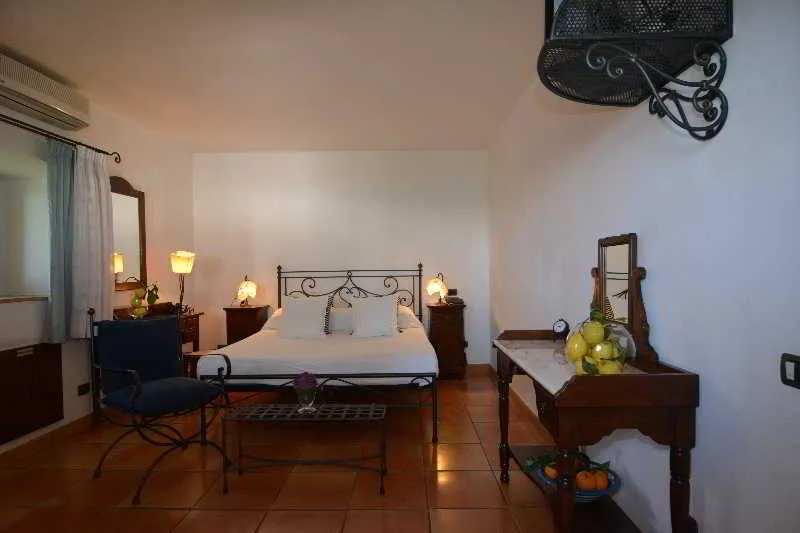 Room, Torre Di Cesare, Naples