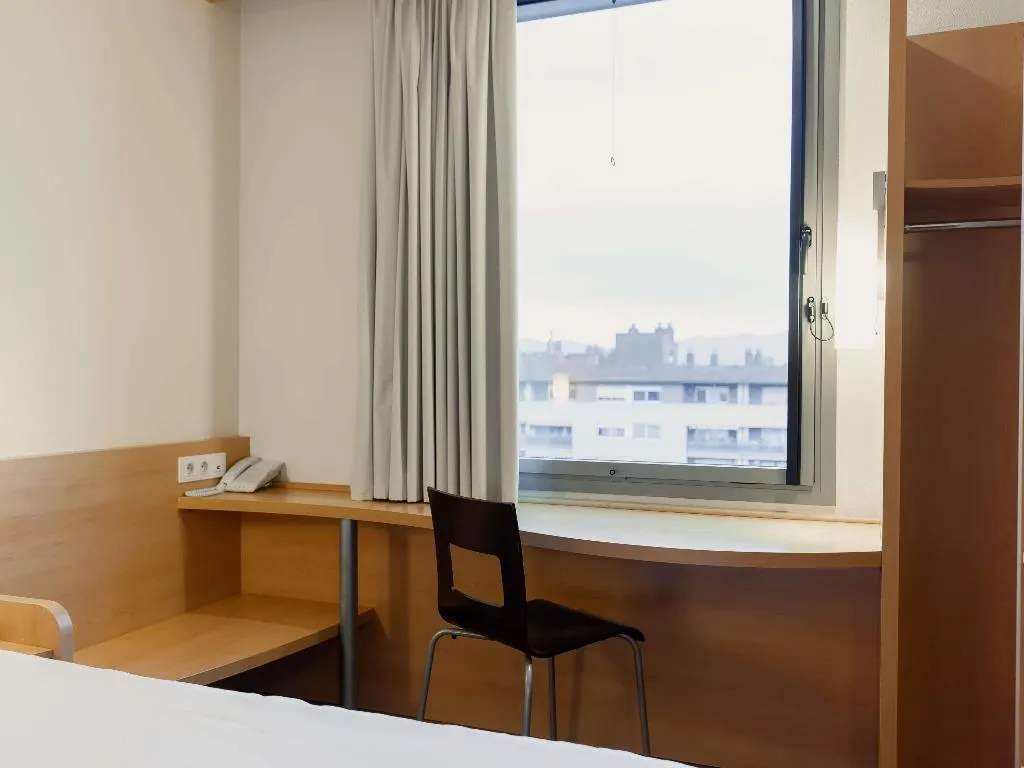 TWIN STANDARD Room, ibis Barcelona Mollet, Barcelona