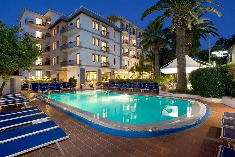 Pool, Caravel, Naples