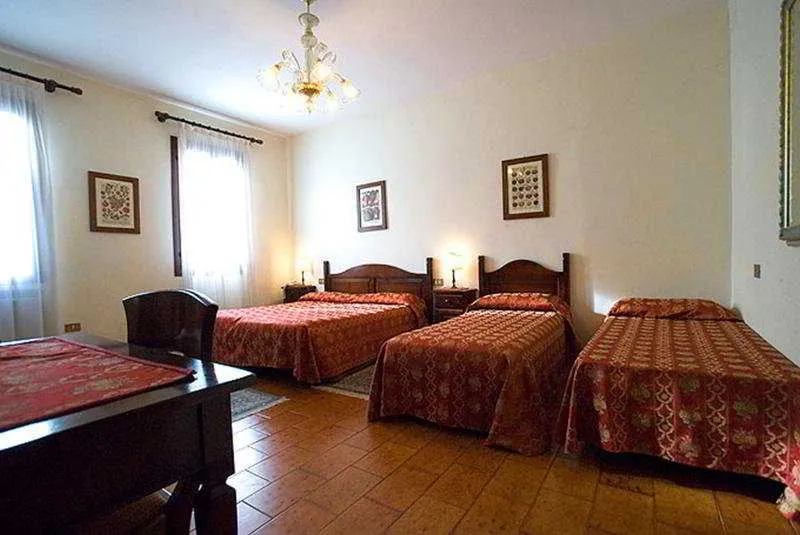 Room, Tivoli, Venice