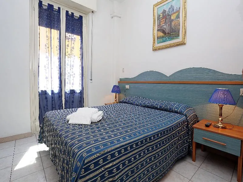 Room, Athena, Rome