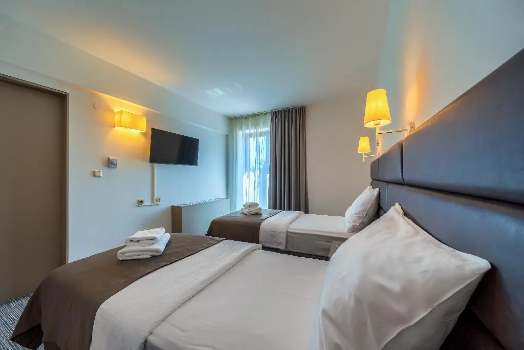FAMILY ROOM WITH BALCONY Room, Alkar, Split