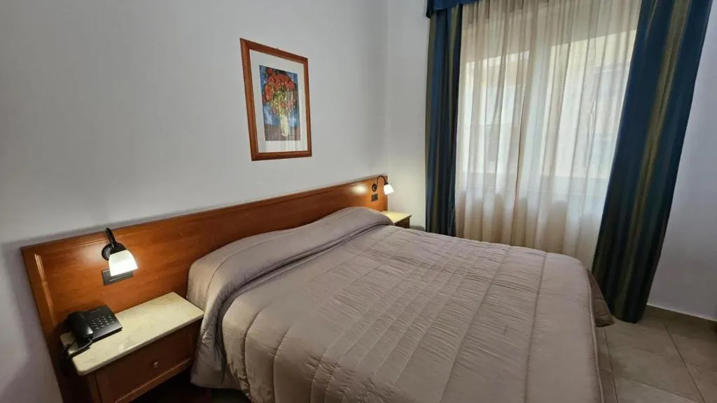 DOUBLE KING SIZE BED Room, GH Hotel & Restaurant, Palermo