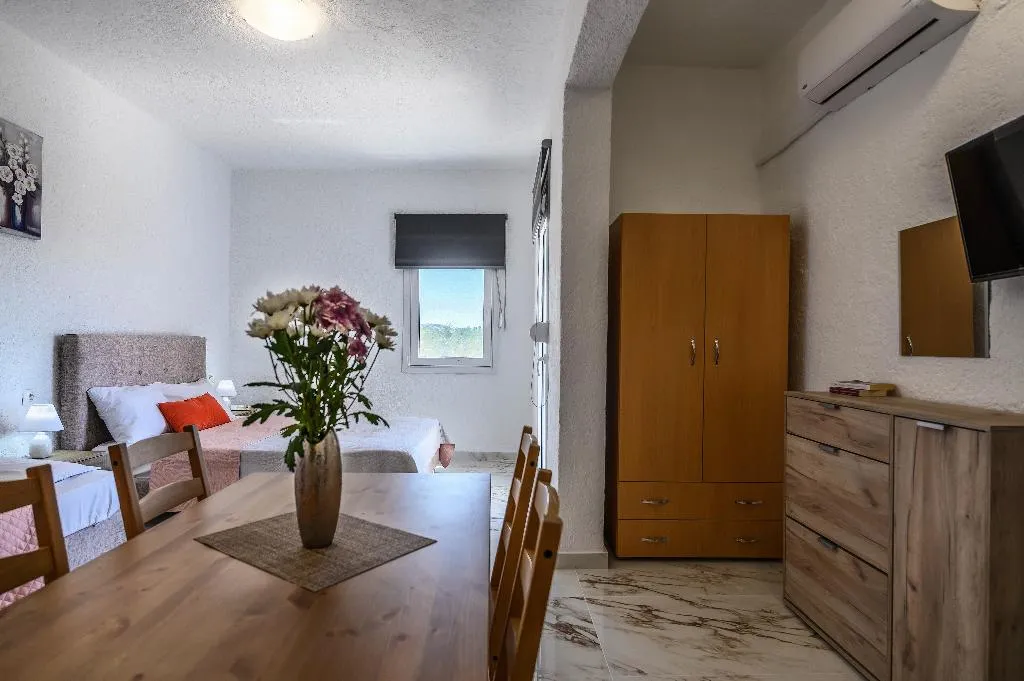 STUDIO STANDARD Room, Zervakis Apartments, Crete