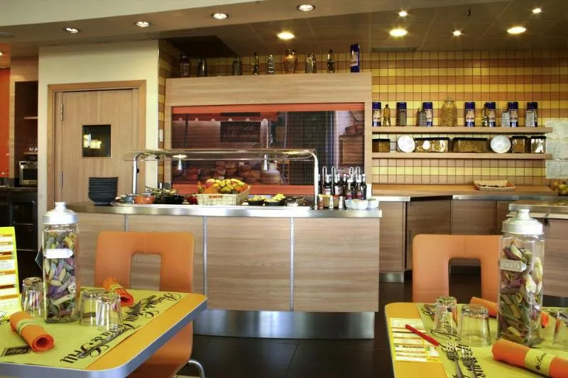 Bar, Ibis Como, Milan