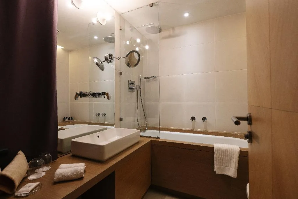 DOUBLE DELUXE ONE BED Room, Dome Hotel, Riga