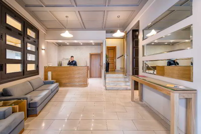Lobby, Phoenix, Zante