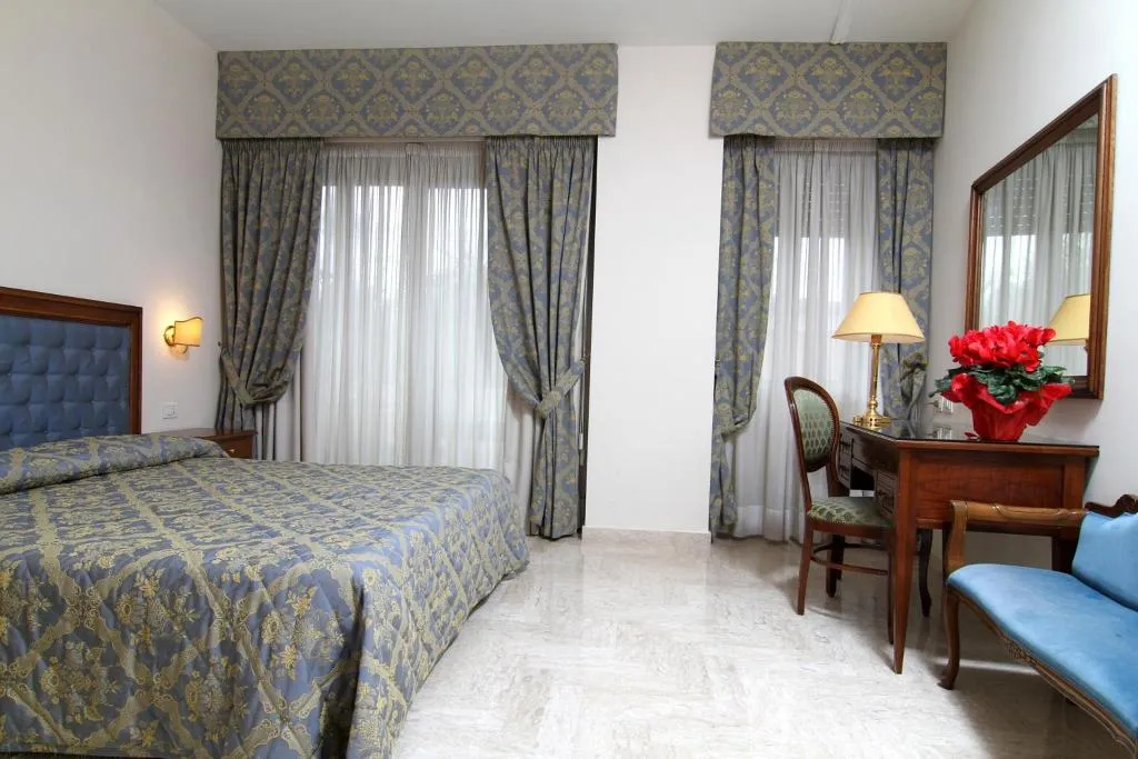 Double or Twin STANDARD Room, Mondial Park Hotel, Rome