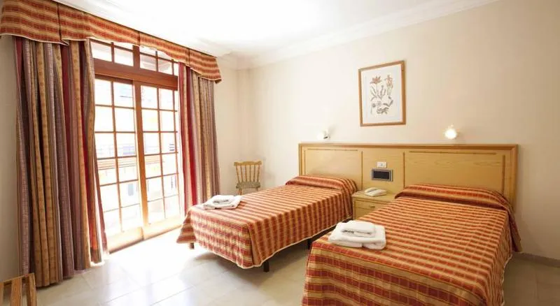 STUDIO WITH TERRACE Room, Be Smart Florida Plaza, Tenerife