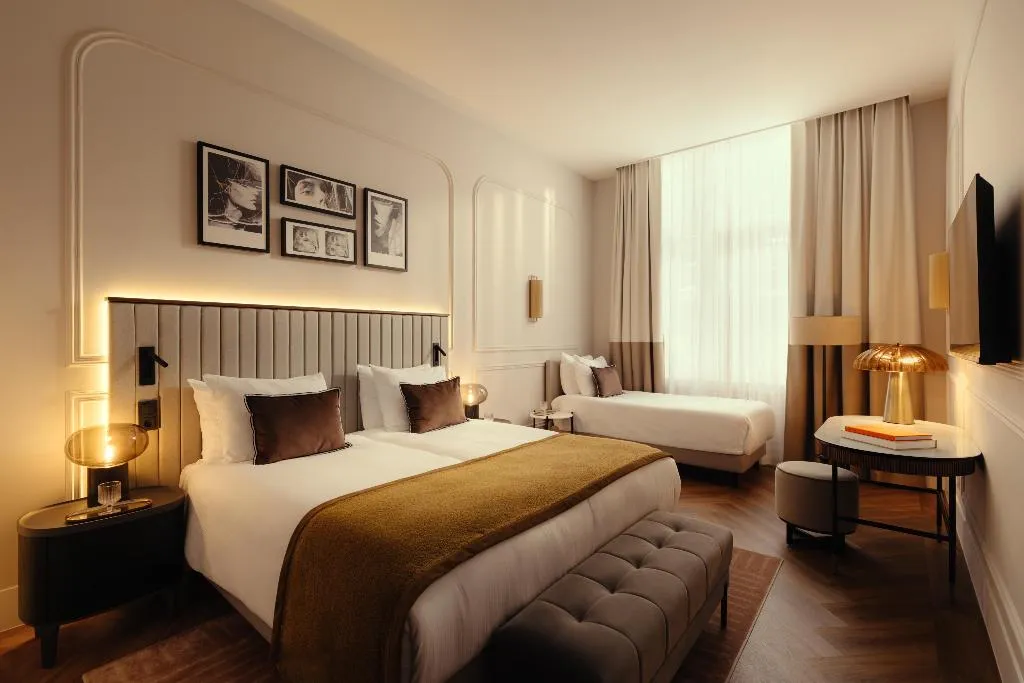 TRIPLE SUPERIOR Room, The Manor Amsterdam, Amsterdam