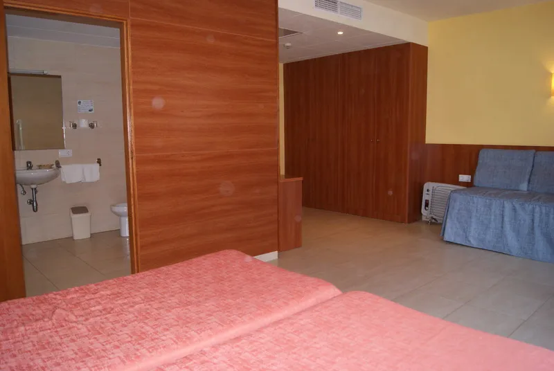 Room, Checkin Montpalau, Costa Brava