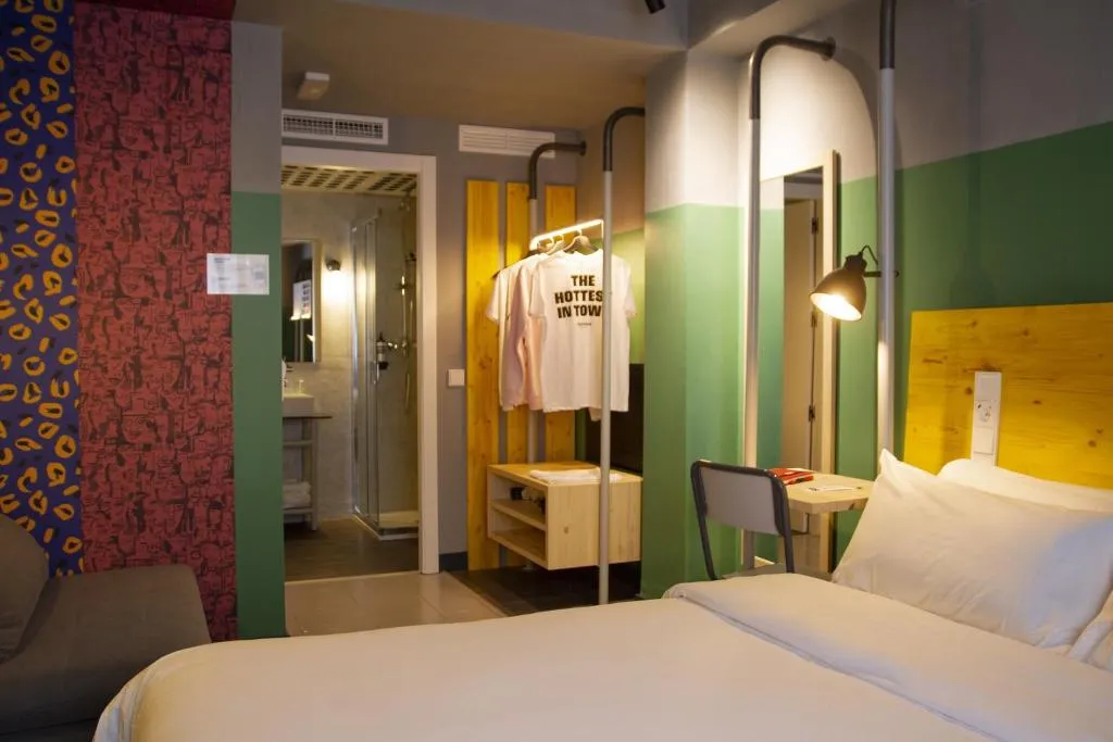 DOUBLE DELUXE SUPERIOR Room, room00 Valencia Hostel, Valencia