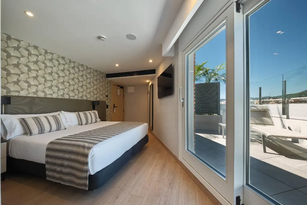 Room, Catalonia Park Güell, Barcelona