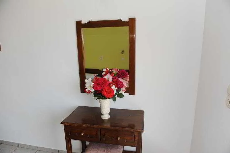 Room, Spring Studios, Kos
