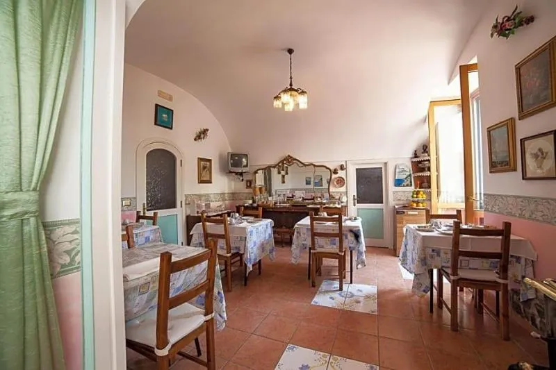 Lobby, L'Argine Fiorito, Naples
