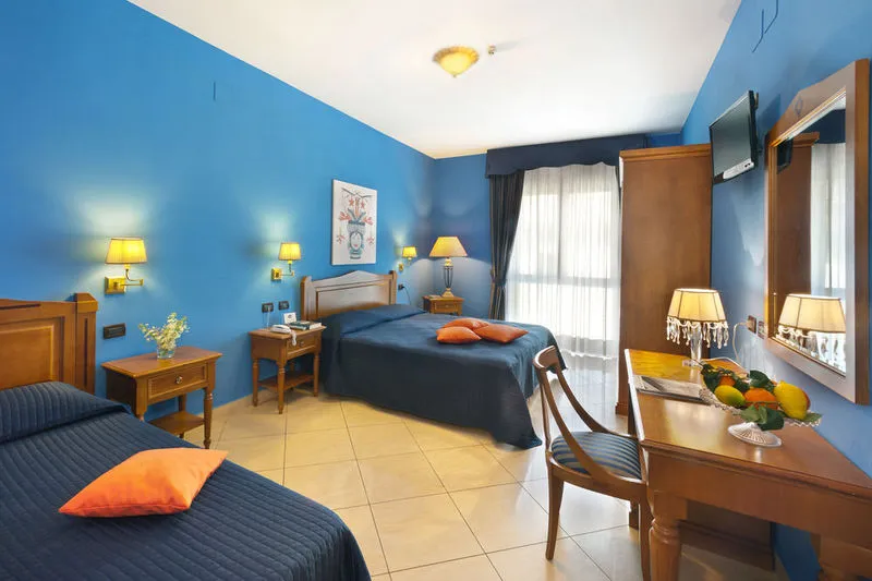 TRIPLE STANDARD Room, Ulisse Deluxe Hostel, Naples
