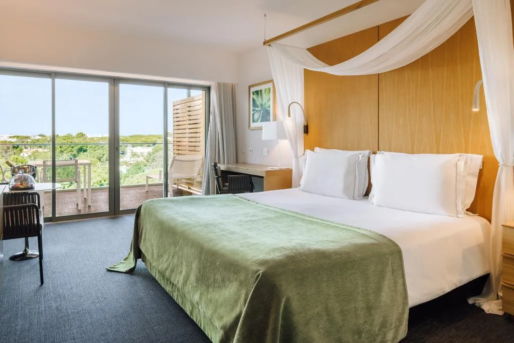 Double or Twin RESORT VIEW Room, Epic SANA Algarve, Algarve