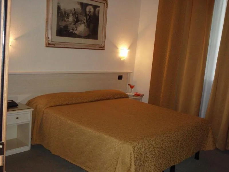DOUBLE STANDARD Room, Hotel Villa Adele, Venice