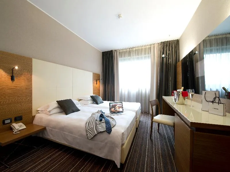 DOUBLE STANDARD Room, D120, Milan