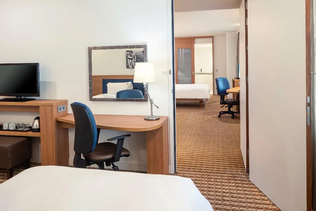 FAMILY ROOM CONNECTING ROOM Room, Hampton by Hilton Amsterdam / Arena Boulevard, Amsterdam