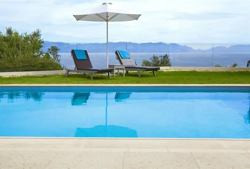 Pool, Camvillia, Kalamata