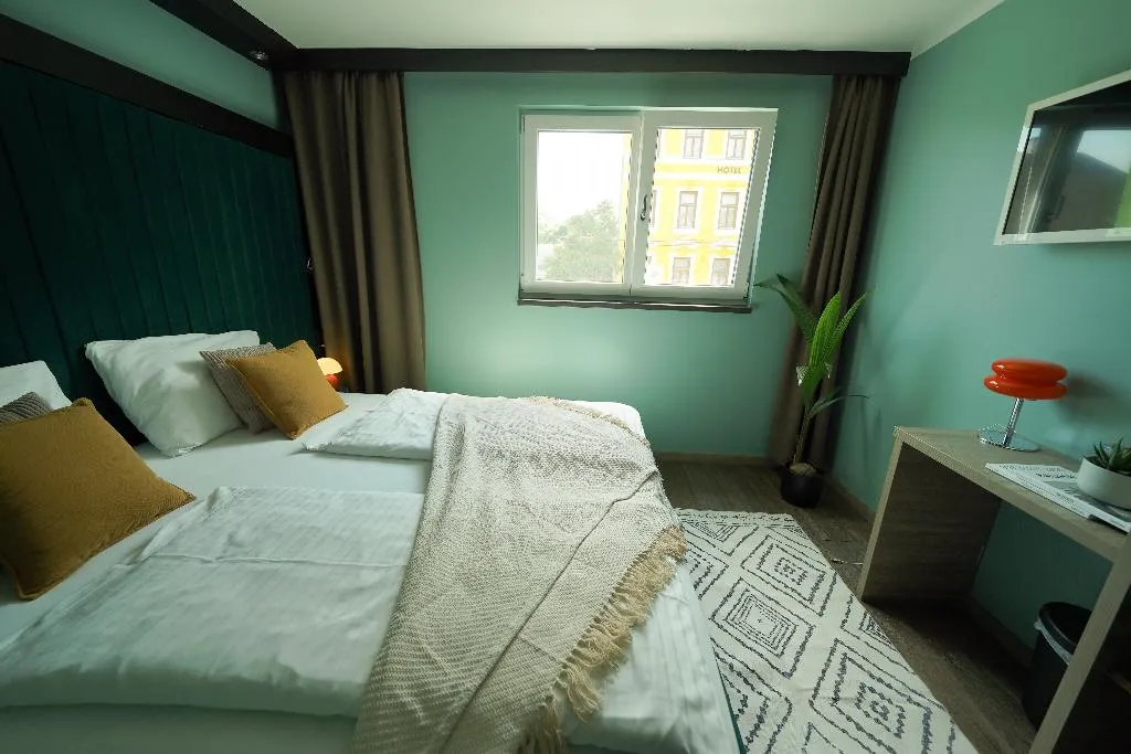 DOUBLE STANDARD Room, Hotel BEE GREEN Schoenbrunn, Vienna