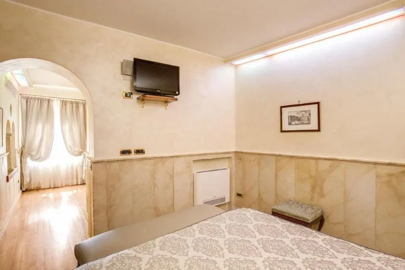 General view, Pantheon Relais, Rome
