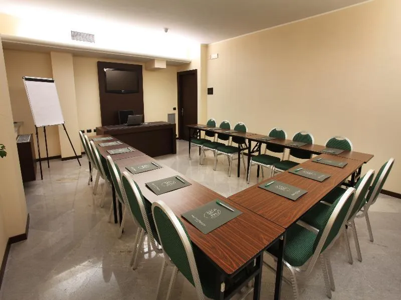 Conferences, Hotel Des Etrangers, Milan