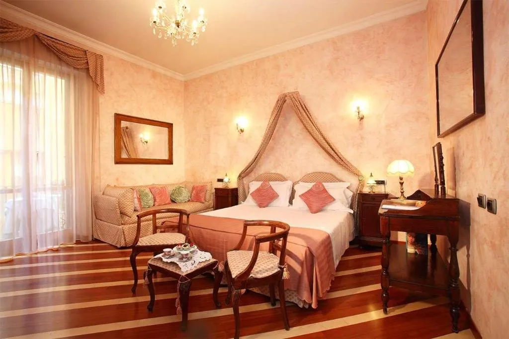Room, Sanpi Milano, Milan