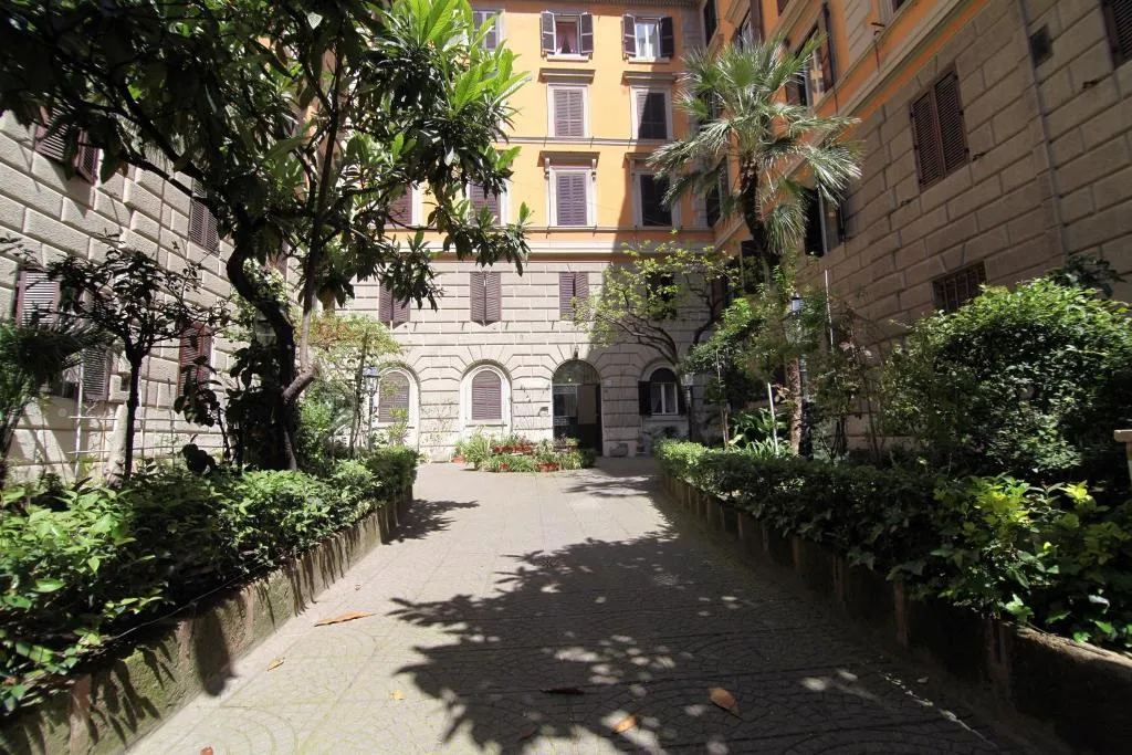 General view, Elegance, Naples