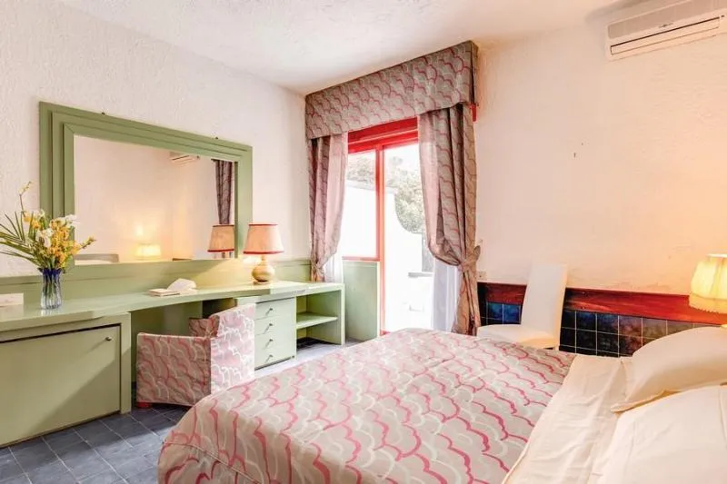 QUADRUPLE STANDARD Room, Marina Club Hotel, Naples