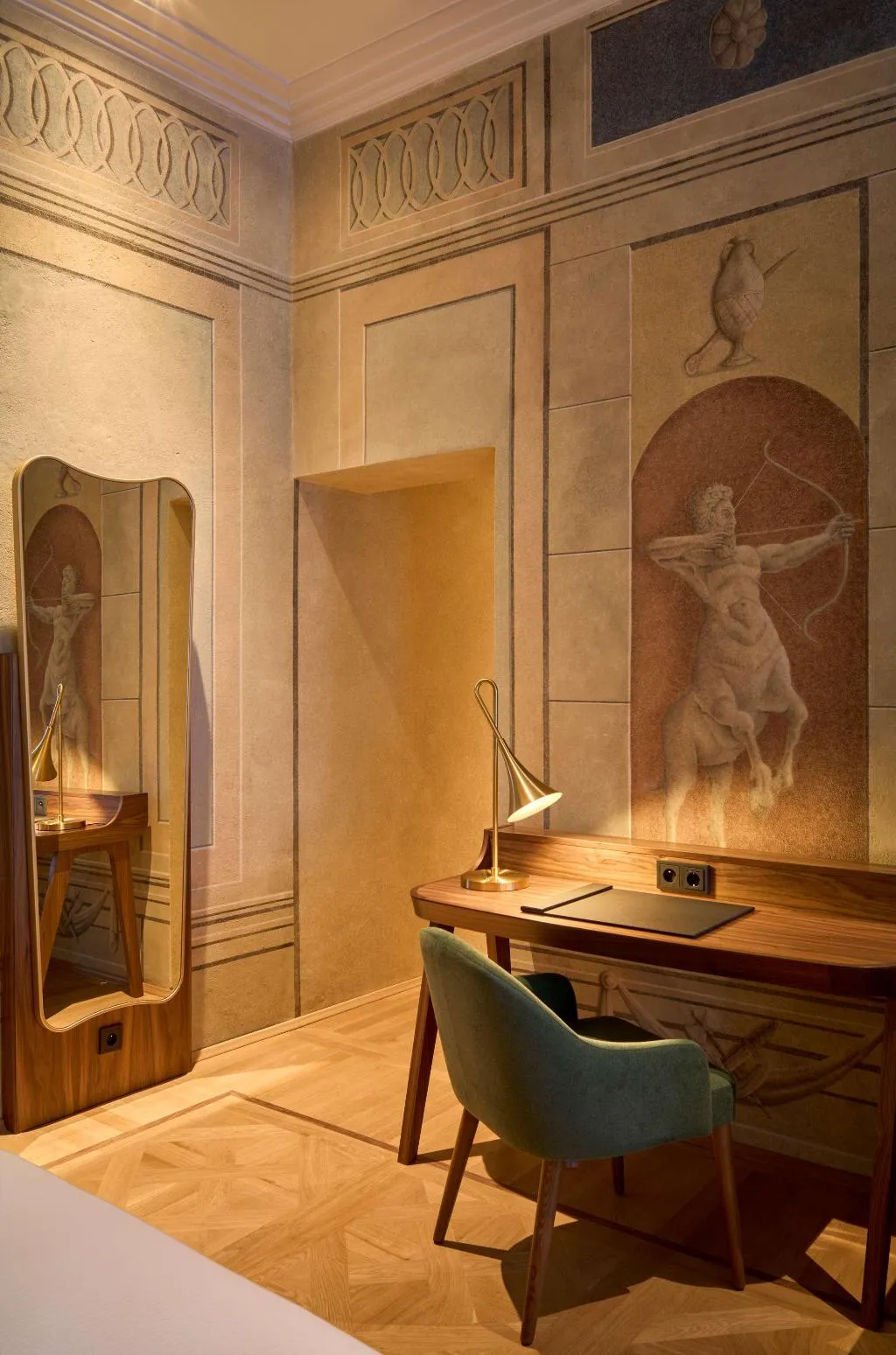 DOUBLE TWO DOUBLE BEDS Room, Hotel Saski Krakow, Curio collection by Hilton, Krakow