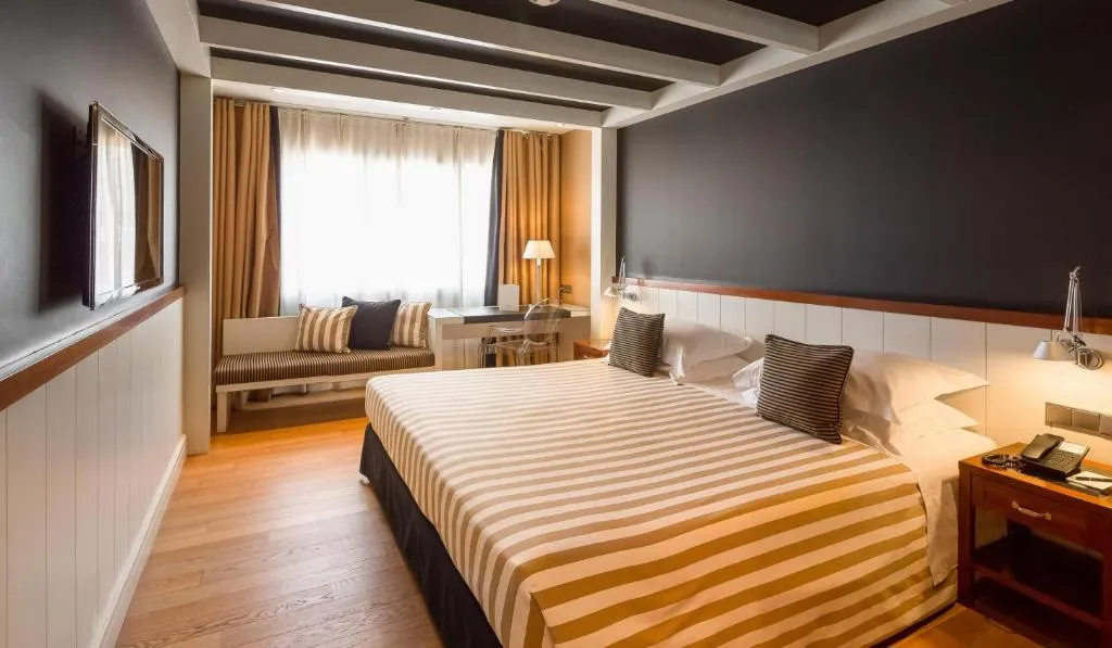 DOUBLE STANDARD Room, U232, Barcelona