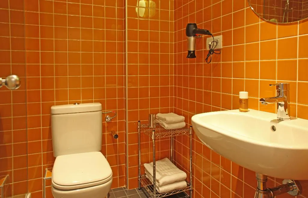 TRIPLE STANDARD Room, Sixties, Barcelona