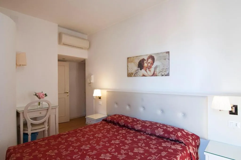 DOUBLE STANDARD Room, Ai Tolentini, Venice