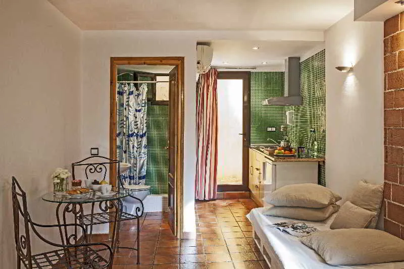 STUDIO STANDARD Room, AinB Las Ramblas-Guardia Apartments, Barcelona
