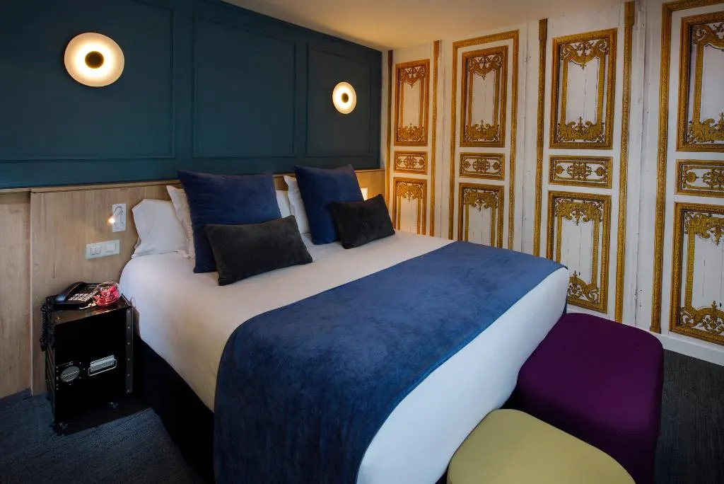 Room, Mirador de Chamartin, Madrid