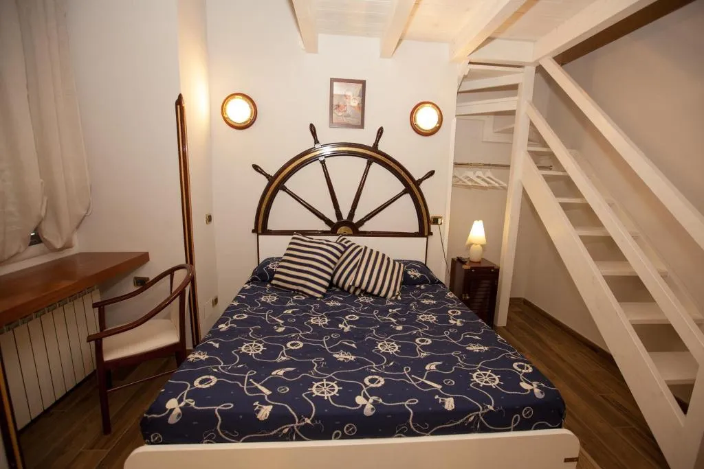 TRIPLE STANDARD Room, Hotel Ausonia, Naples