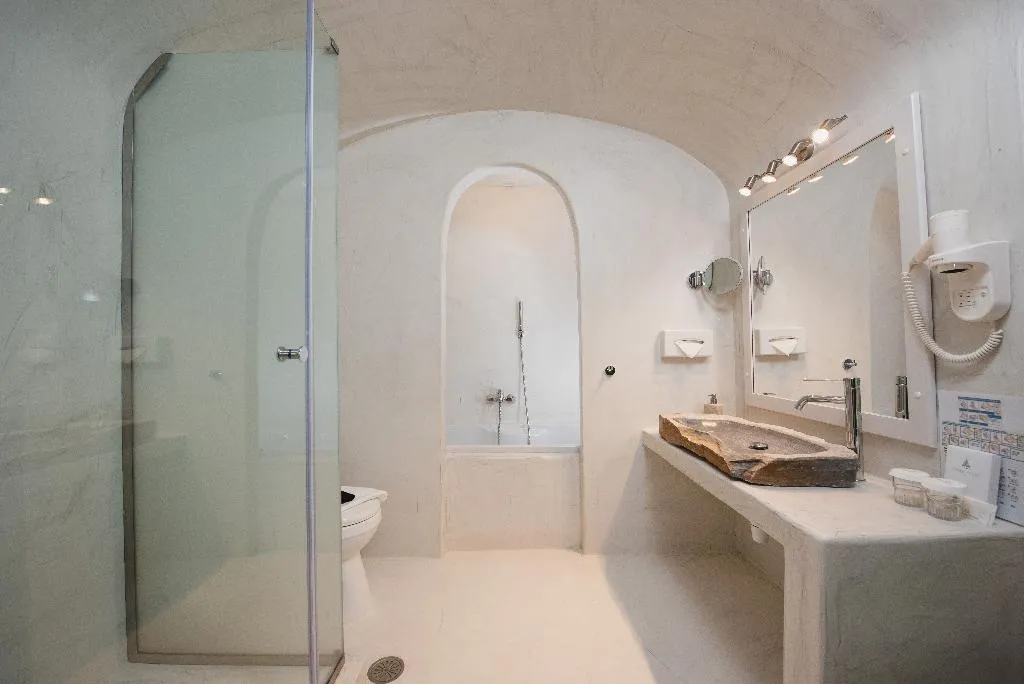 VILLA WITH JACUZZI Room, Fanari Villas, Santorini